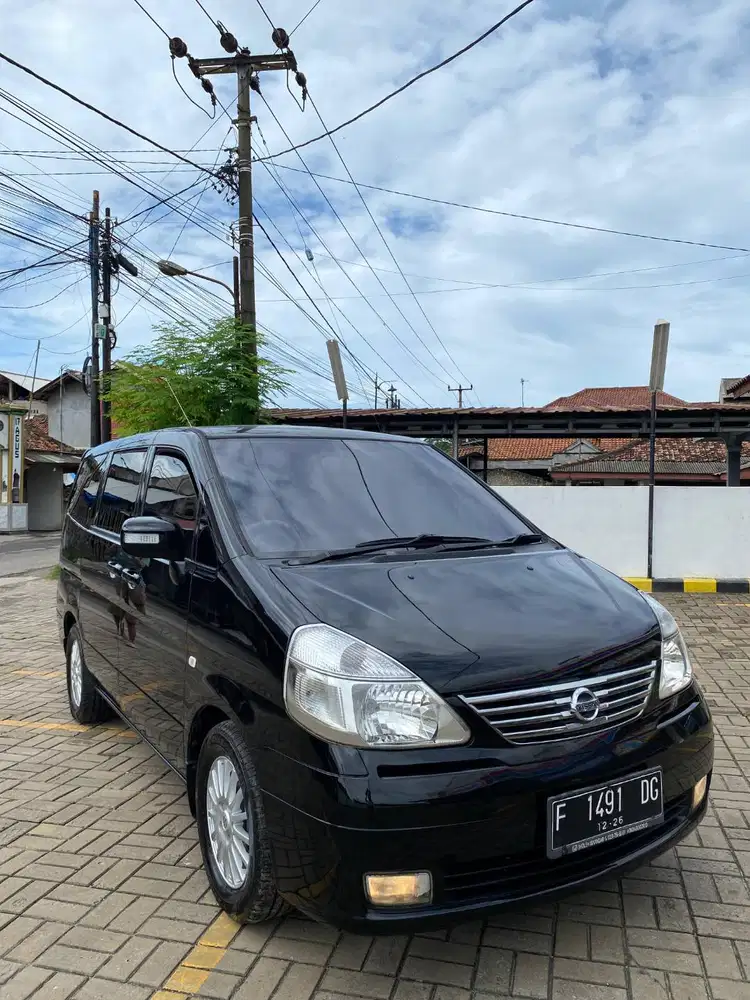 Nissan Serena Hws 2012 AT