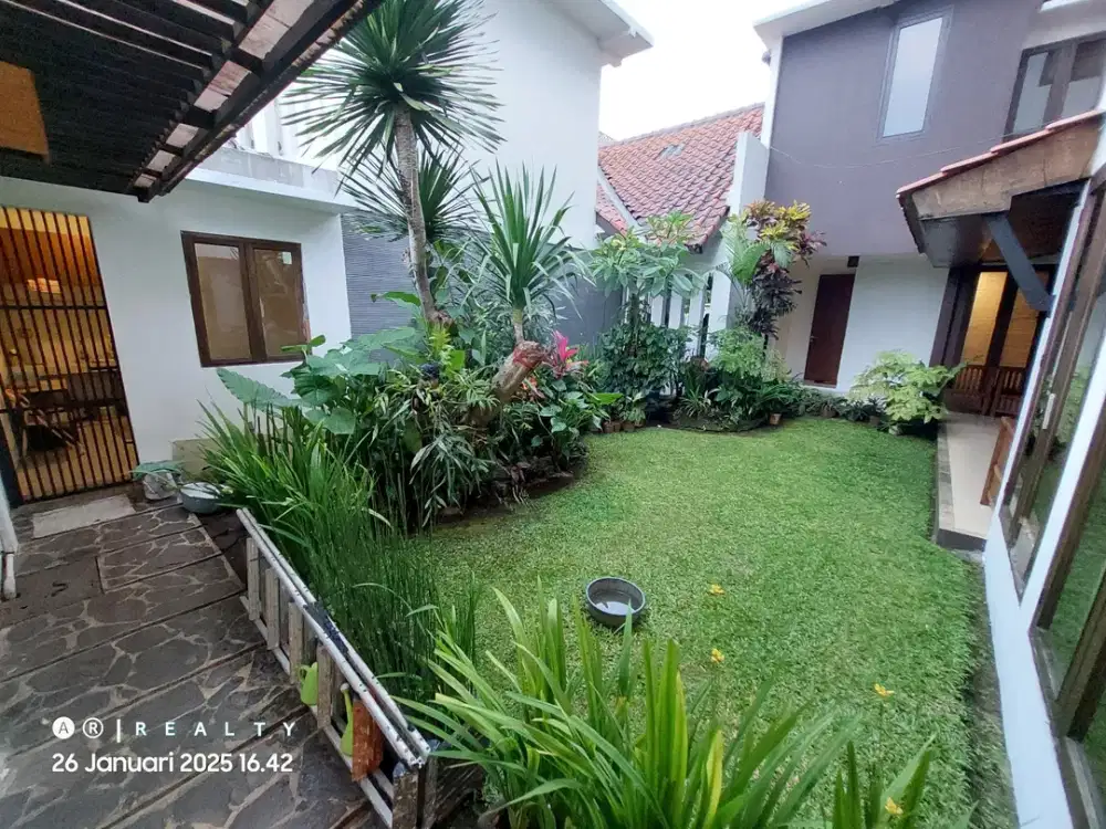 DIJUAL RUMAH MEWAH DESIGN ARSITEK DI CIGADUNG DAGO BANDUNG Harga Nego