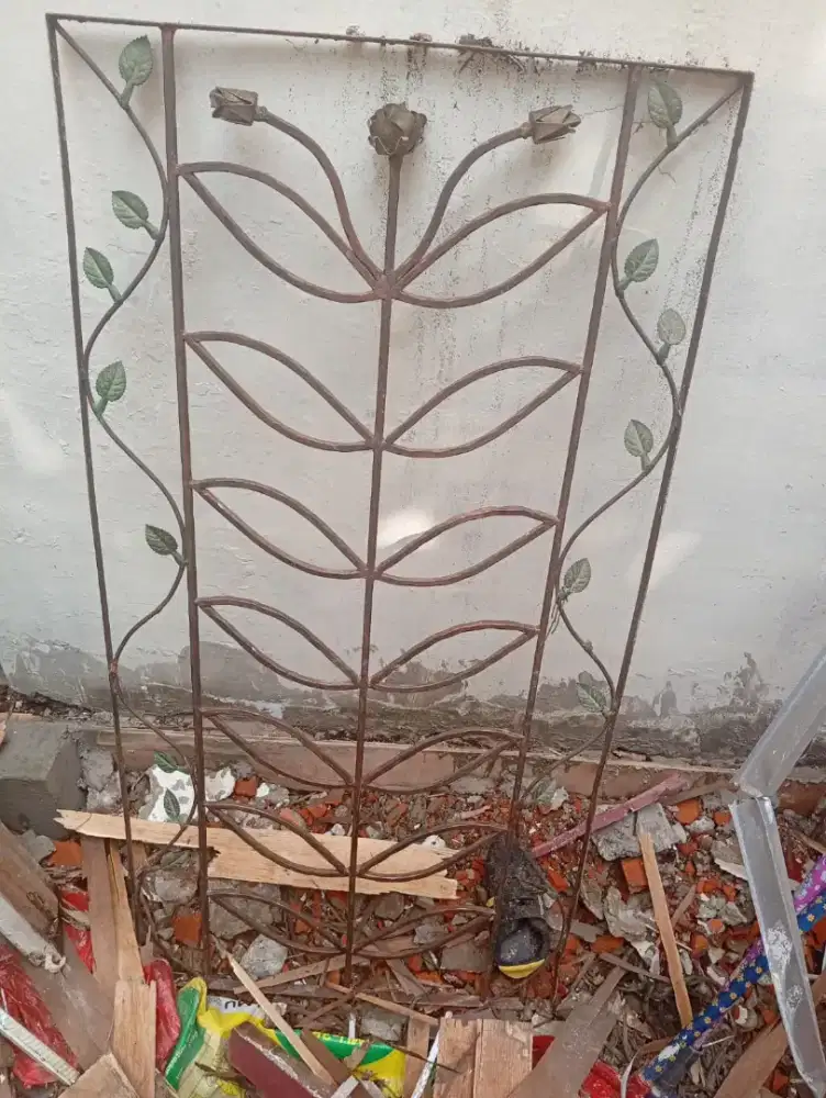 Teralis jendela besi kokoh 120x 60 cm