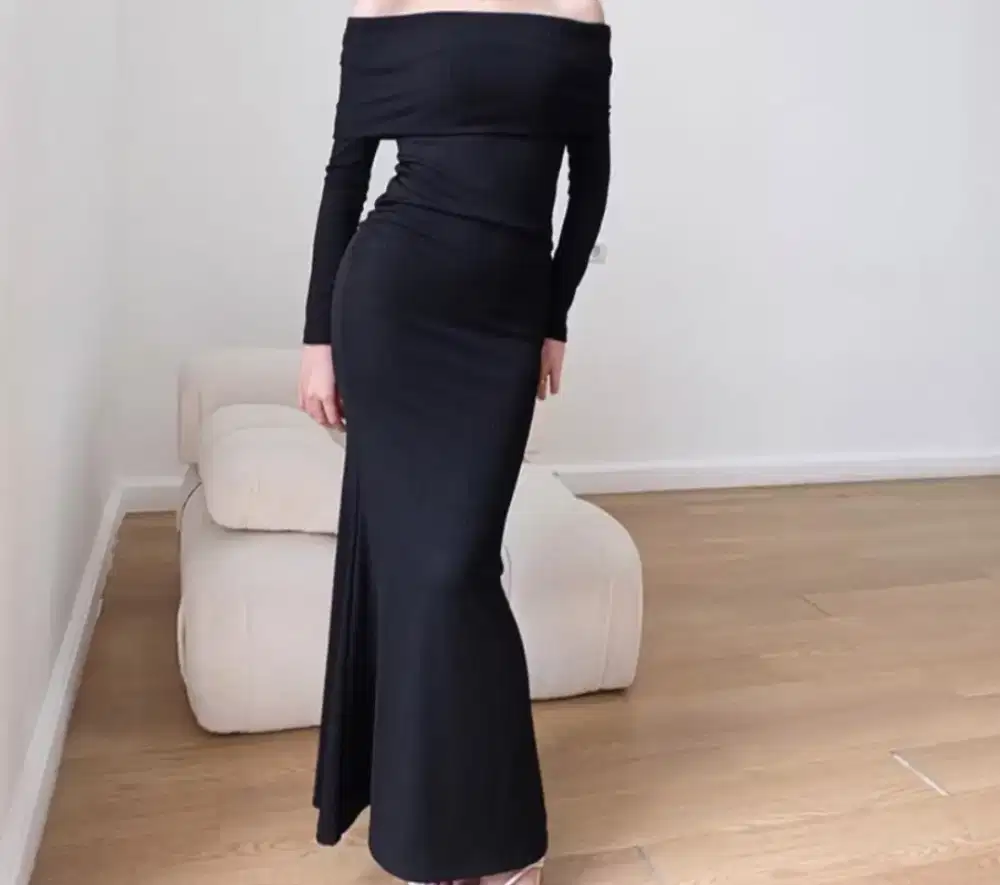 DRESS HITAM BAHAN PLEATED KNIT