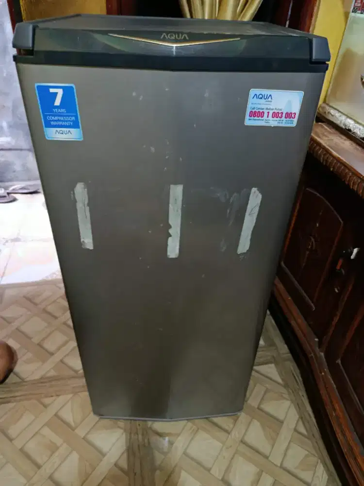 Kulkas 1 pintu merek AQUA