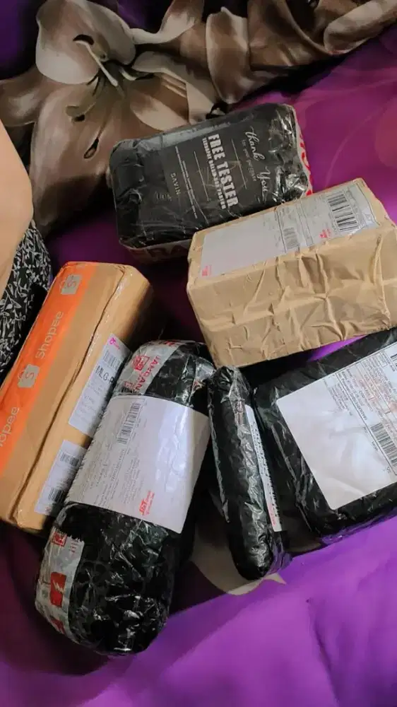 Paking paket dan QC produk