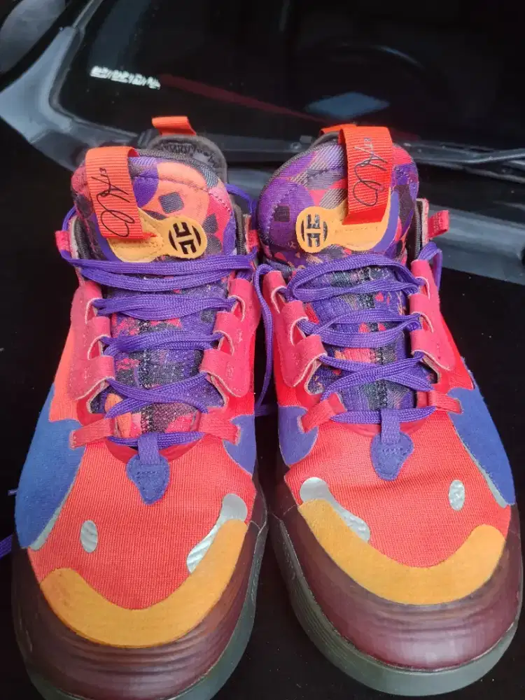 Sepatu Basket Adidas size 42