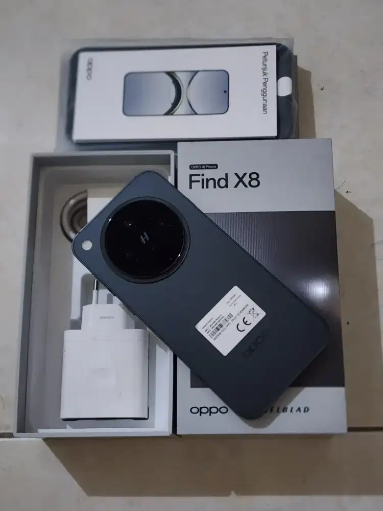 Oppo Find X8 5G 12/256Gb, warna Hitam, kondisi 99,9% Mulus & Garansi