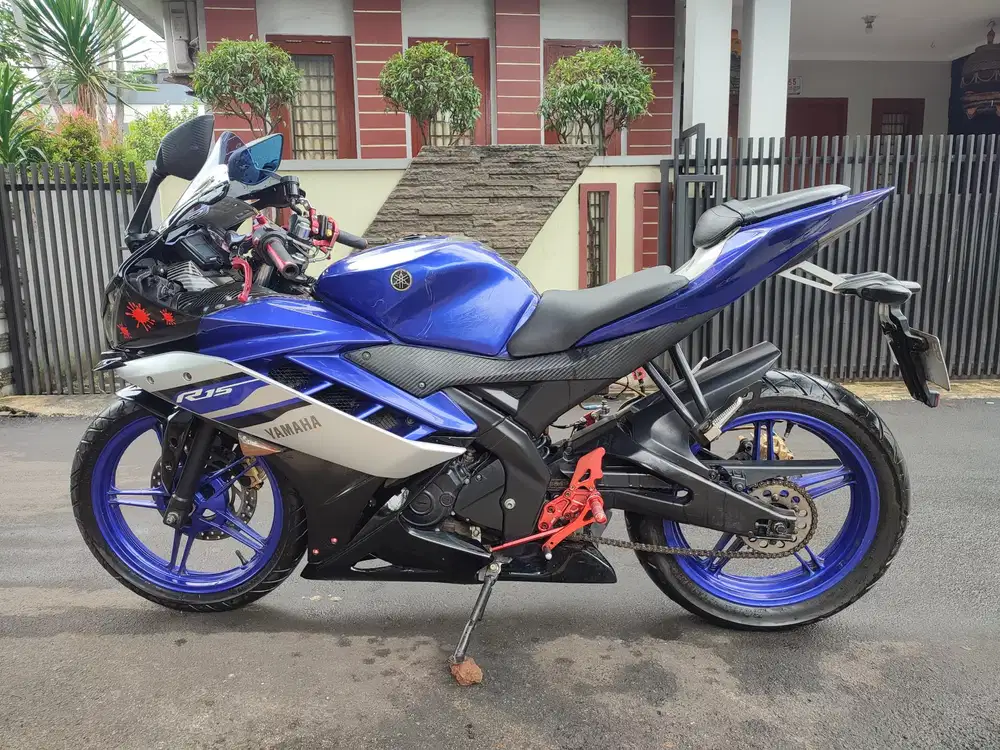 YAMAHA R15 V2 TAHUN 2016