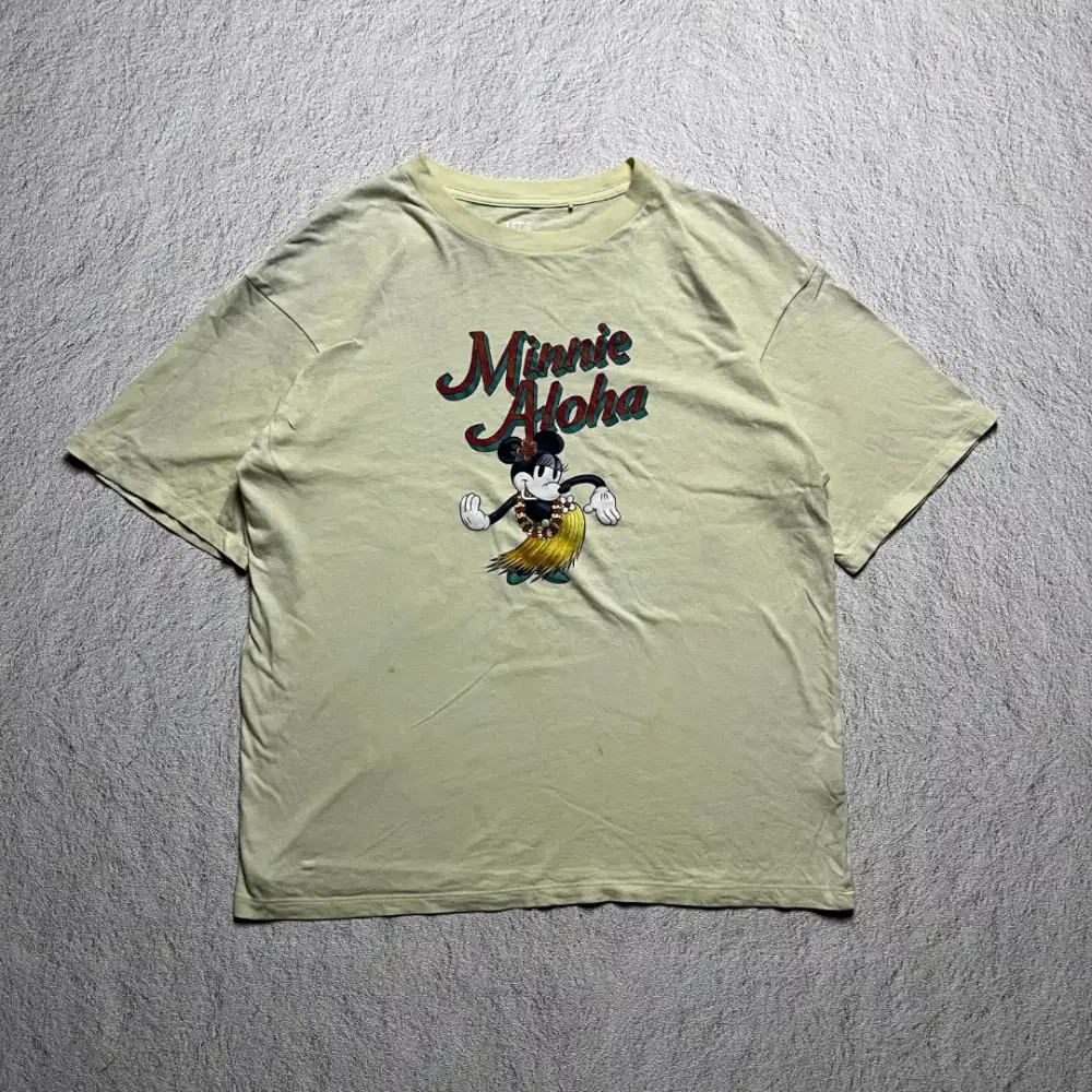 T-SHIRT UNIQLO DISNEY KAOS BAJU VINTAGE ORIGINAL