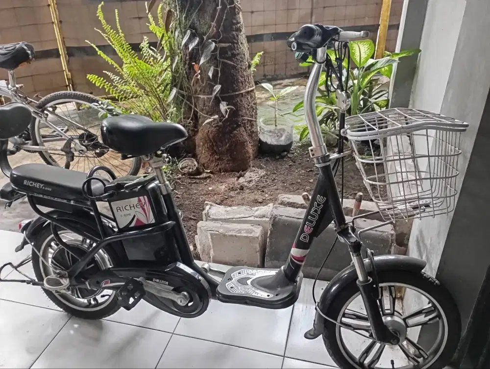 Sepeda listrik bekas