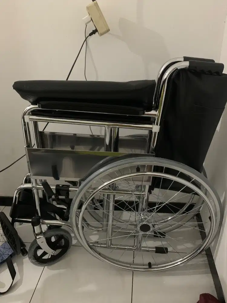 Kursi Roda (Wheelchair)