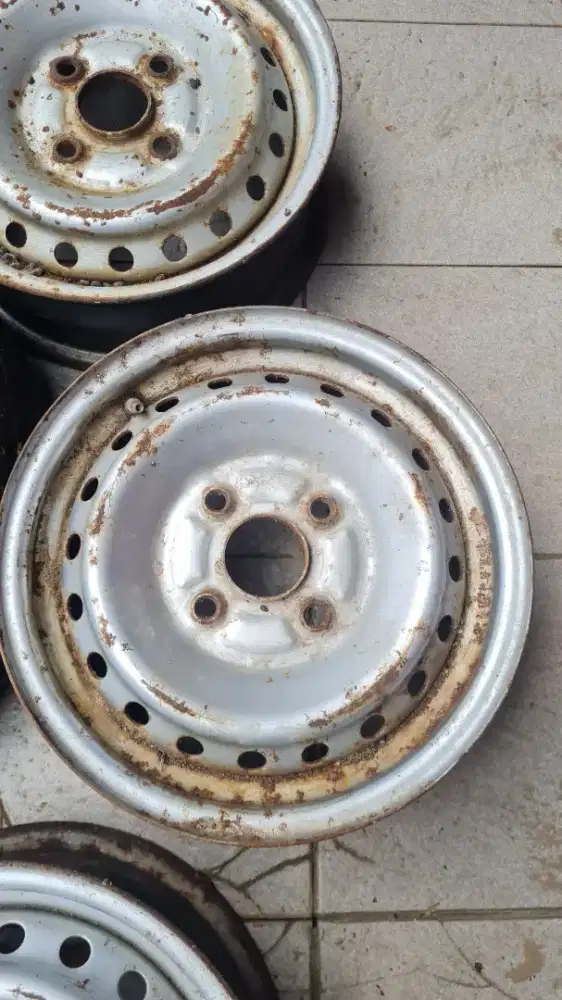 Velk ukuran 14 lubang 4  ada 3 biji