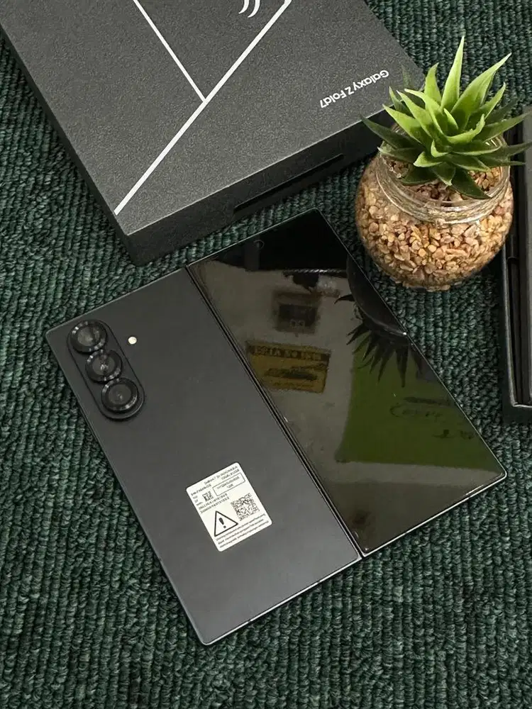 samsung zfold 7 12/512GB LIKE NEW