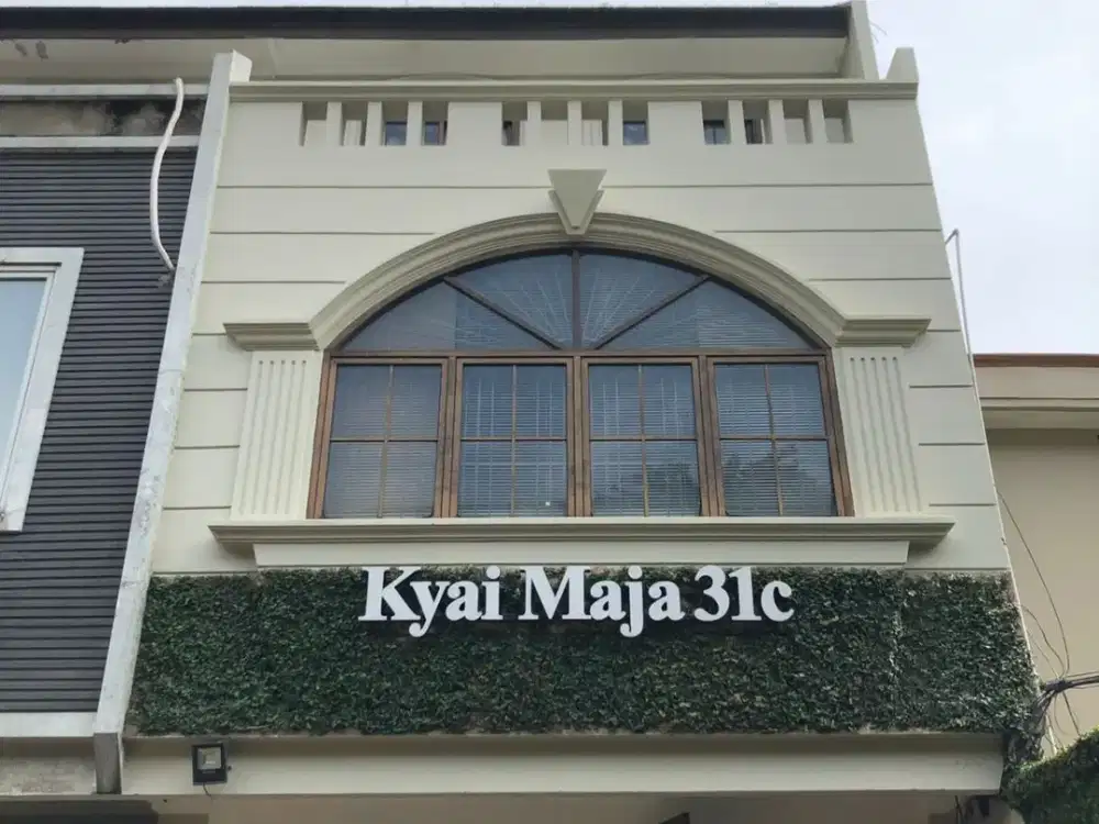 Disewakan Cepat Ruko 3 Lantai Luas 300m2 Siap Huni Dekat Dengan Senayan Area Jakarta Selatan