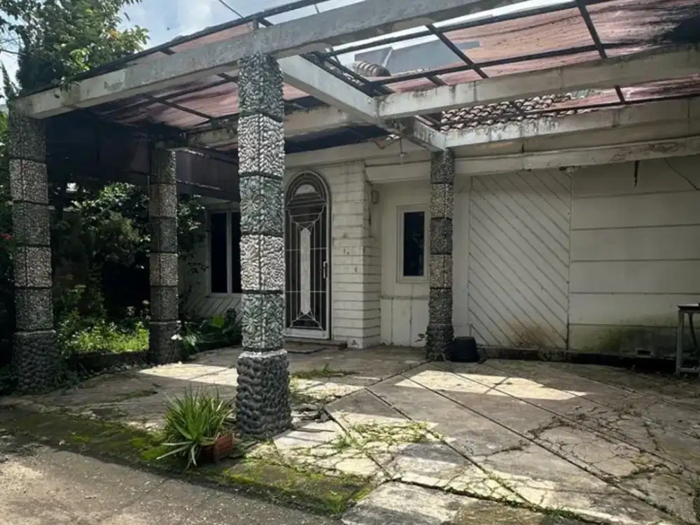 Rumah dijual tanah luas di Lippo Karawaci Tangerang, 10 menit ke akses tol Karawaci