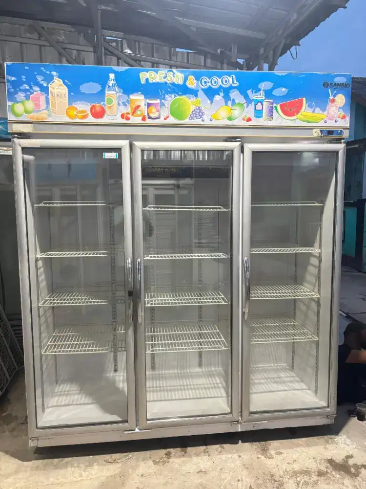 Showcase 3 pintu SANSIO