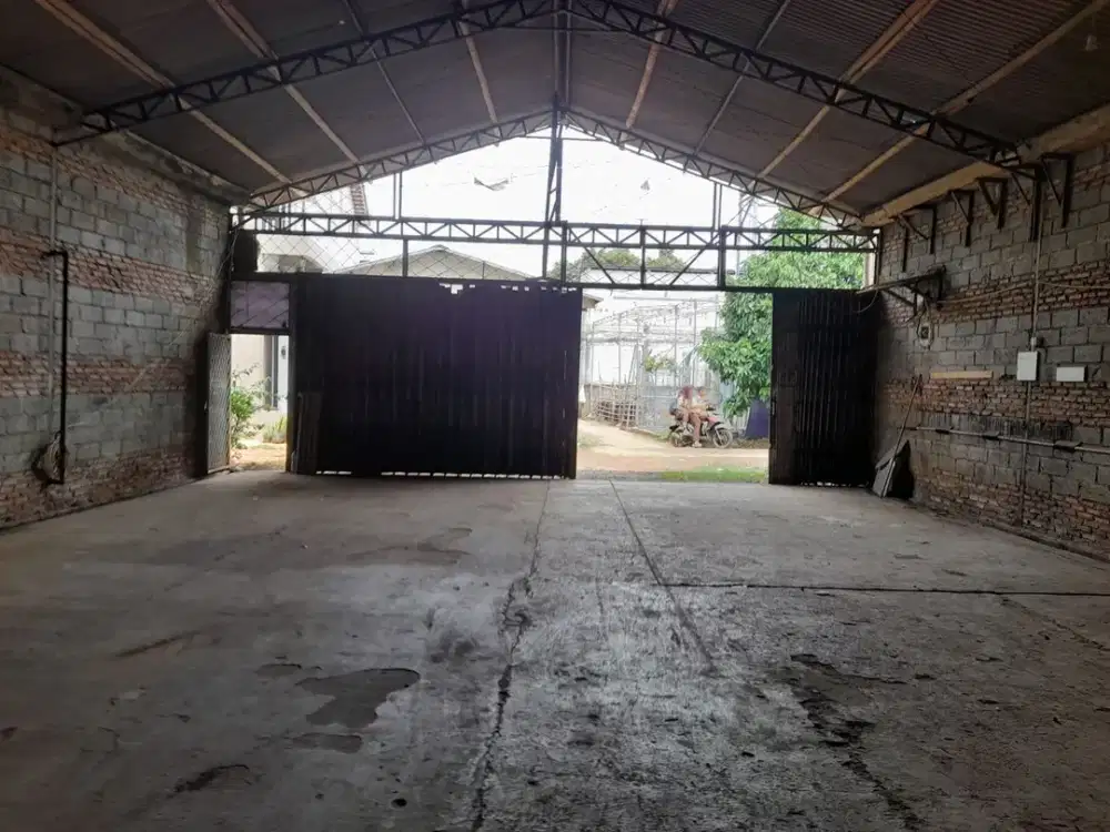 Disewakan Gudang dijatikramat jatibening cocok untuk segala bidang usaha ( bengkel, furniture dll )