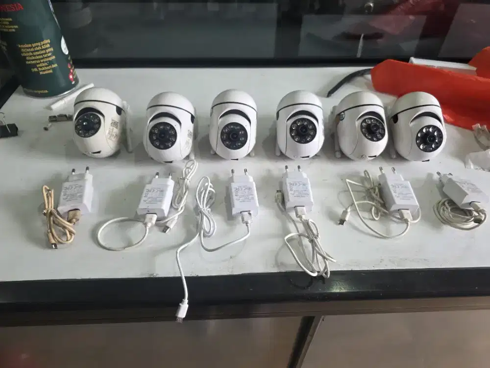 Jual CCTV V380 PRO ada 6 buah. Kondisi bagus dan lengkap memory card.