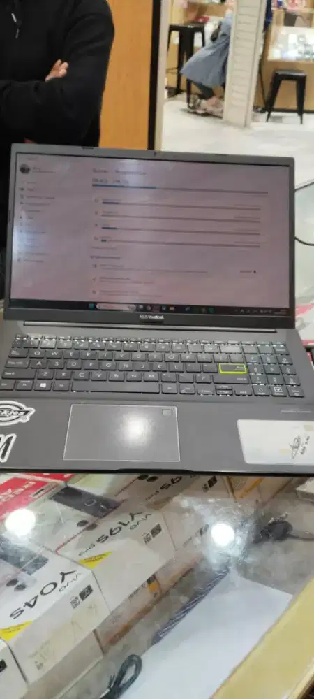 Lactop Asus Vivo book 15 mlus normal semua nya SM charger dan tas nya