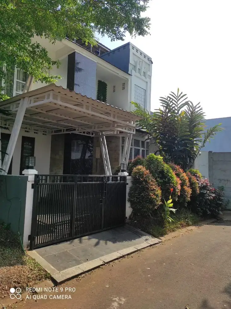 Dijual rumah 3 lantai siap huni di citra gran cibubur