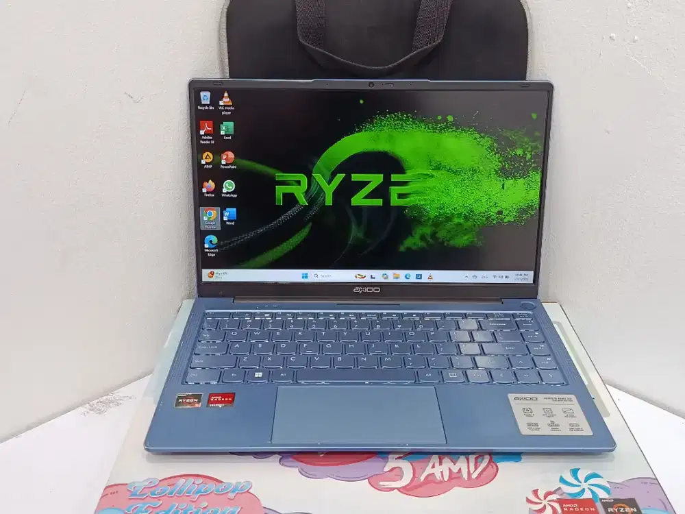 AXIOO Hype 5 AMD X3/AMD Ryzen 5-3500U/RAM 8 GB/SSD 256GB