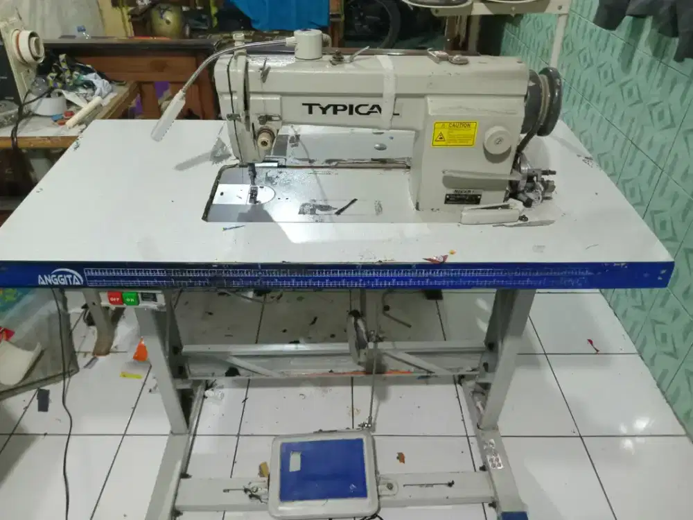 Mesin jahit typical sudah servo