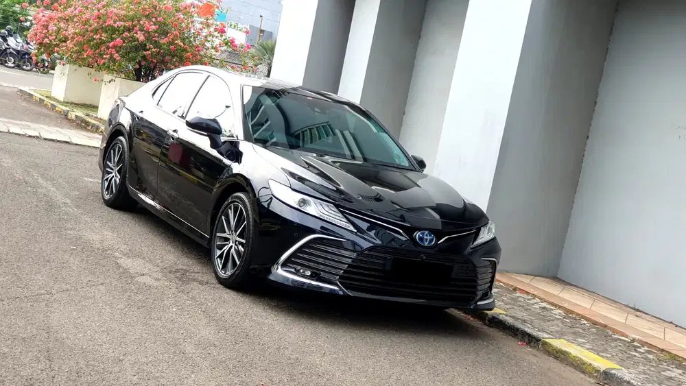[ GARANSI 5TH ] Toyota Camry 2.5 Hybrid TSS Sunroof JBL AT 2022/2023