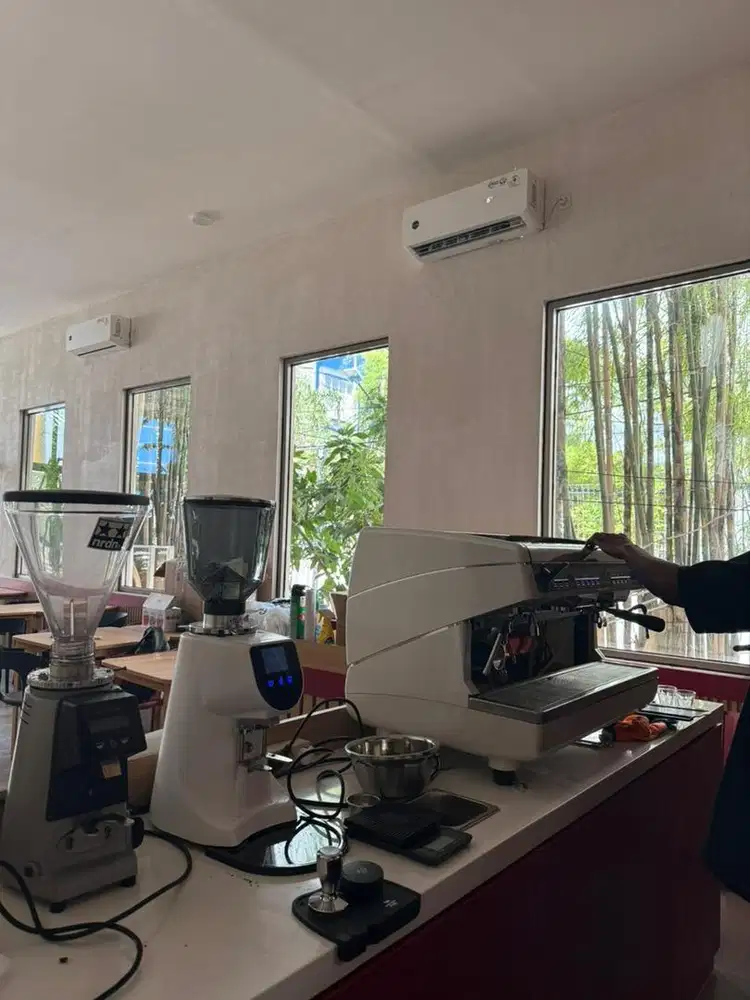 Jual 1 Paket Mesin kopi dan Grinder ex cafe