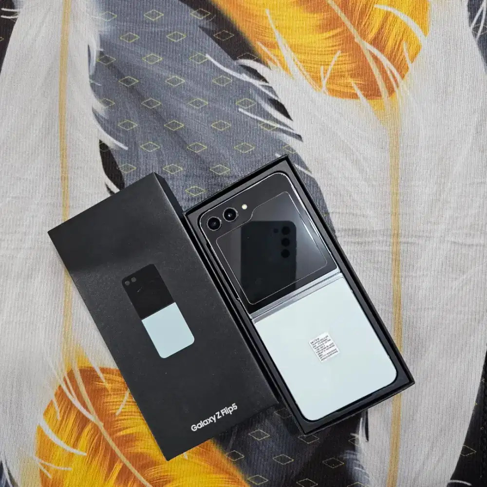 Samsung Galaxy Z Flip 5 5G Ram 12/512 gb second