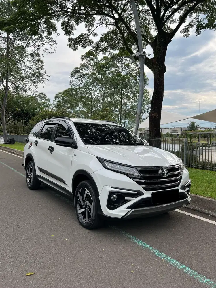 TOYOTA RUSH 1.5 S GR-SPORT AT 2021 KM LOW

NIK 2021