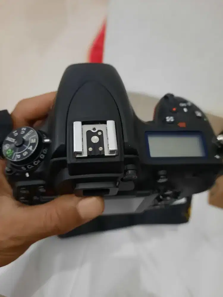 Dijual 1 body kamera dan 2 lensa (1 paket)