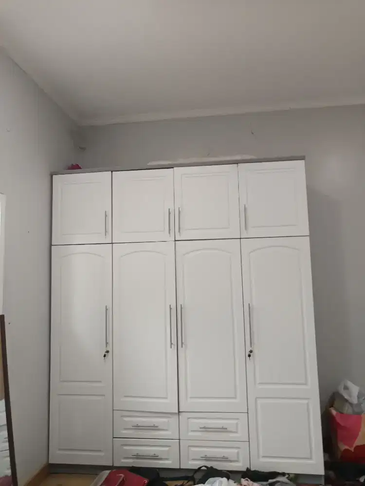 Lemari Pakaian Offo 4 Pintu Bekas Like New