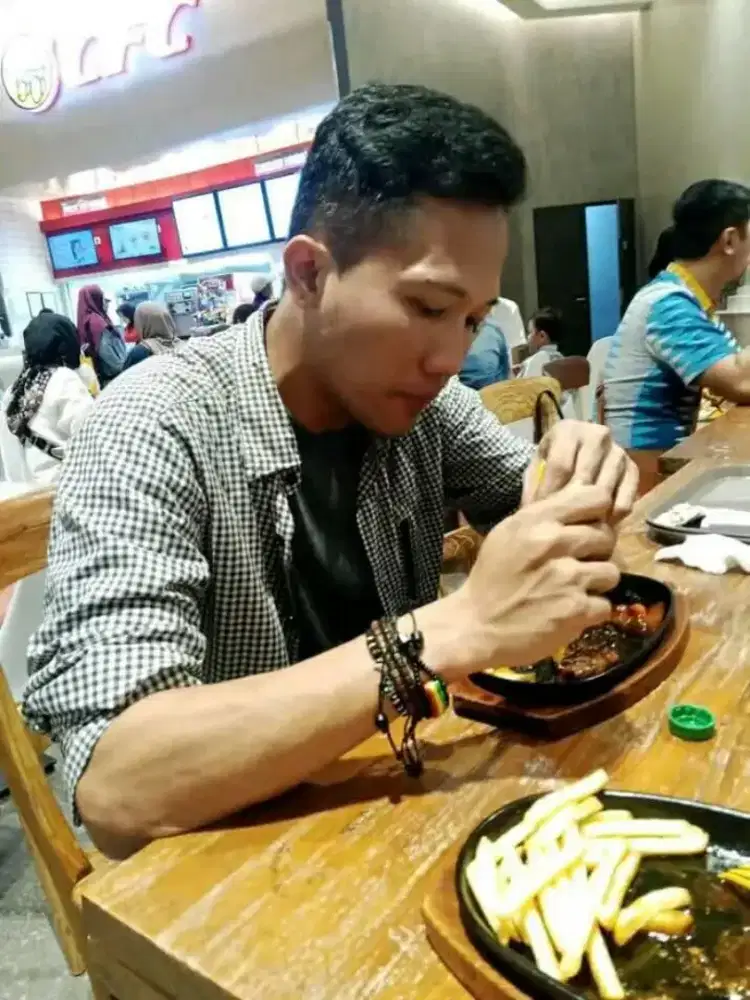 saya mencari pekerjaan