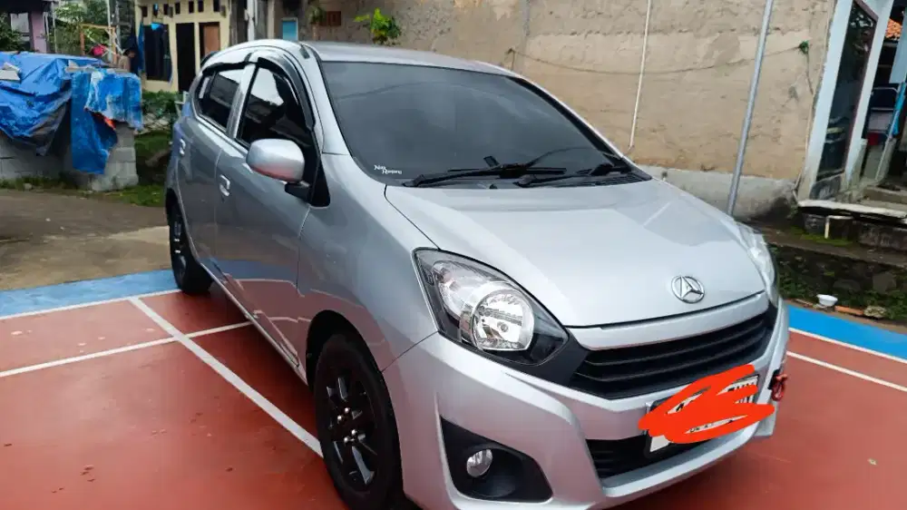 Daihatsu ayla M 1000 cc