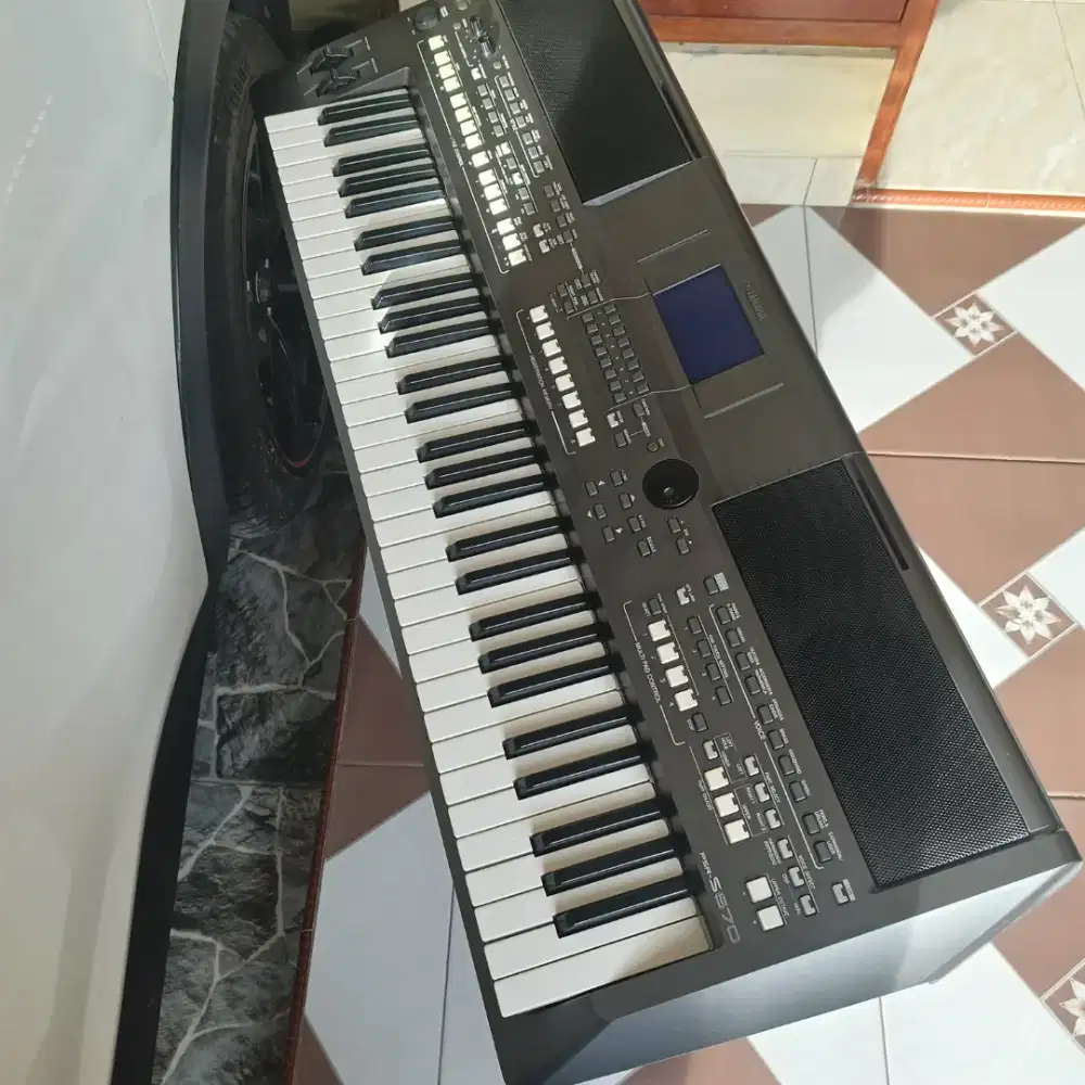 Yamaha Psr S670