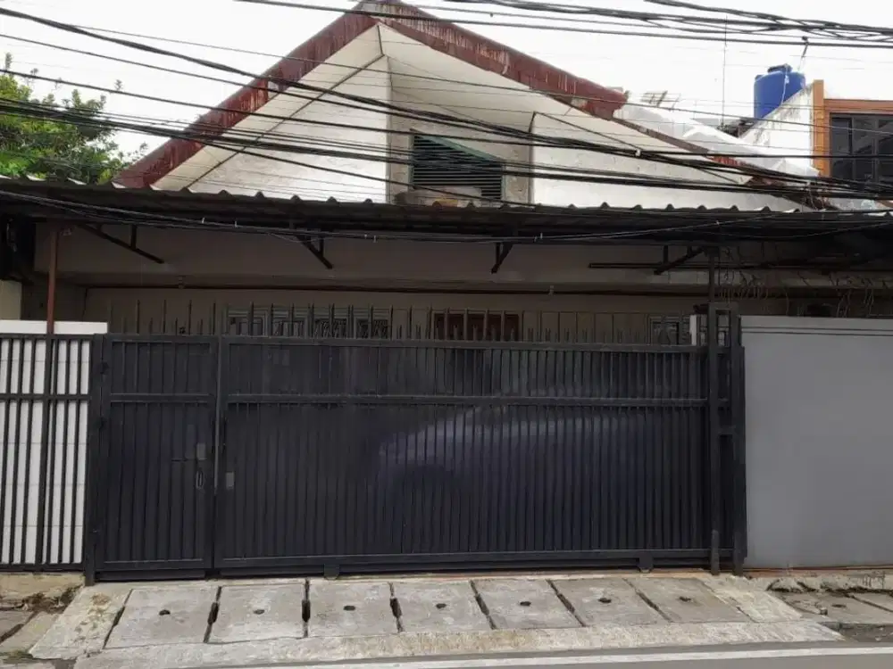 Rumah 2+1KT 143m2 Semi Furnished SHM Bisa KPR di Mangga Besar Jakbar