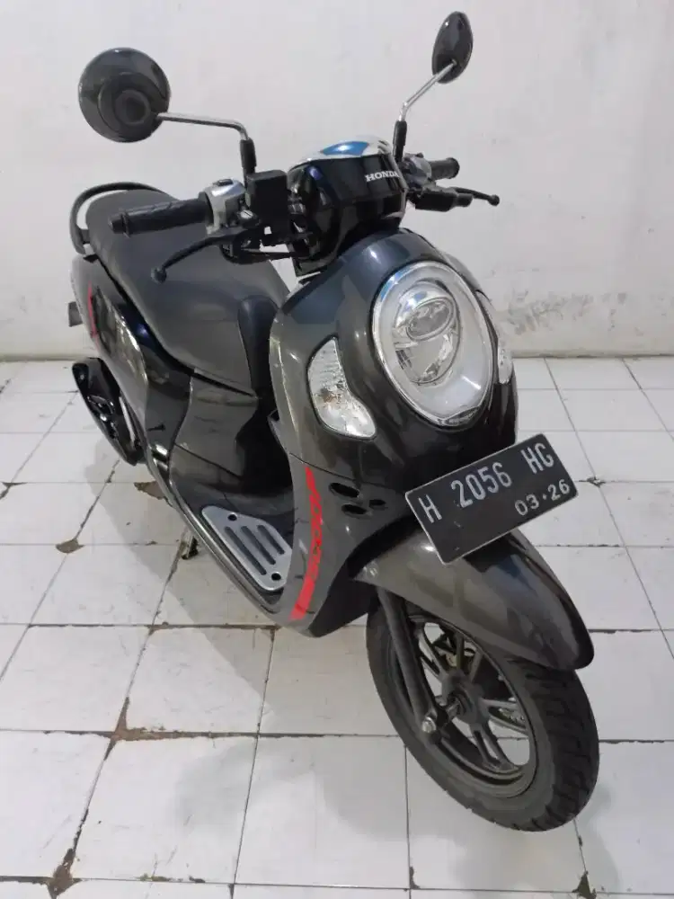 scoopy 2021  hitam
