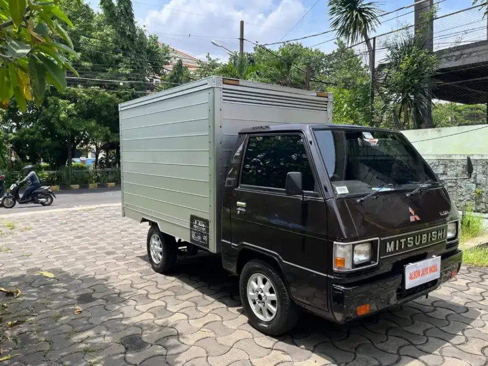 Mitsubishi L300 Ful Box Alm PMK 2001