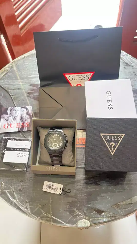 Jam Tangan Pria Guess Headline Chronograph GW0572G3
