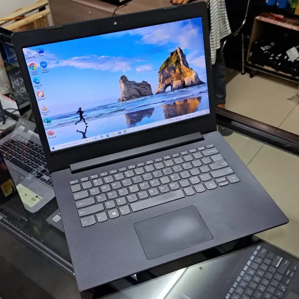 Lenovo ideapad 130-14ikb intel core i3-6006U RAM 8GB SSD 256GB