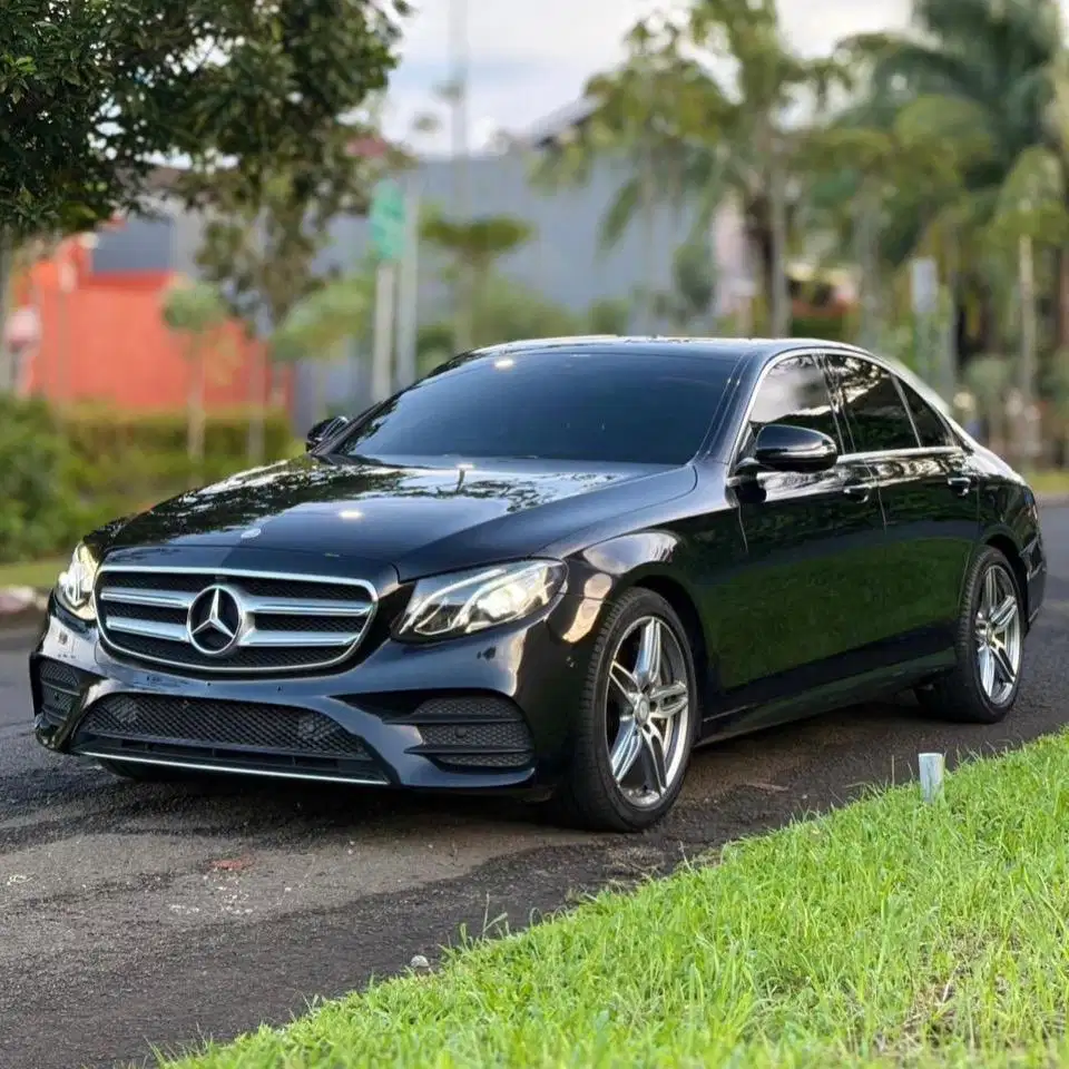 (CASH) Mercedes Benz E300 AMG W213 2017
