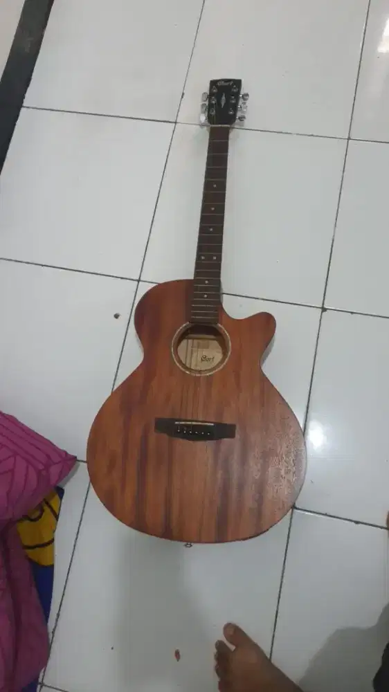 Gitar merk cort