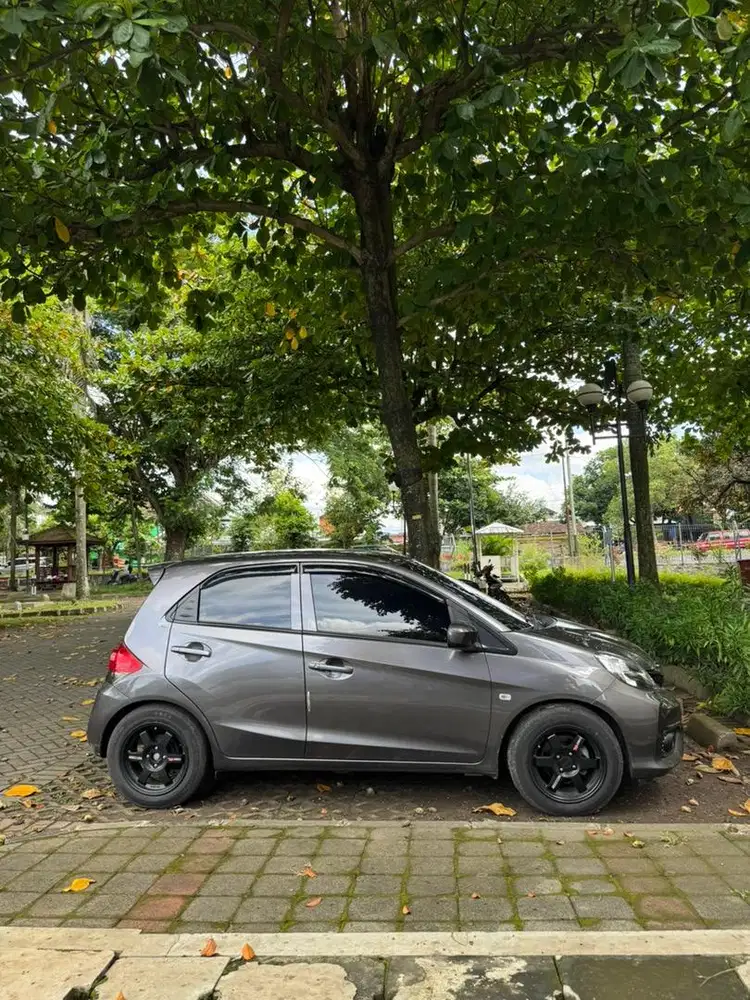 Brio E AT 2017 odo 30rb an Record Honda