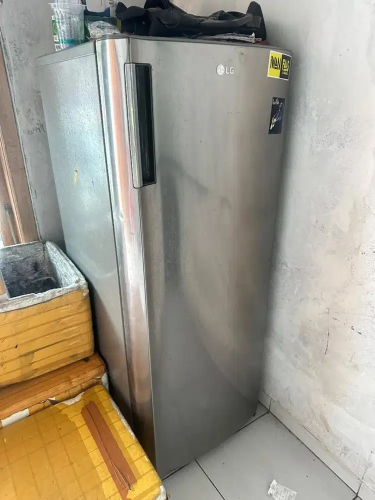 Dijual kulkas es batu