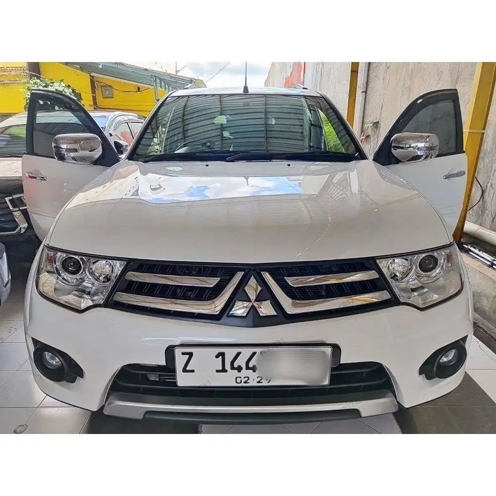 MITSUBISHI Pajero Sport Exceed Diesel Matic 2014 Antik Low Km 13ribu