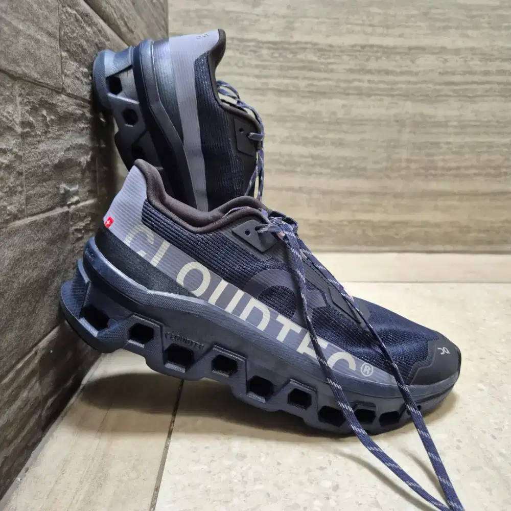 ON Cloudmonster Void X Atmos Yozakura