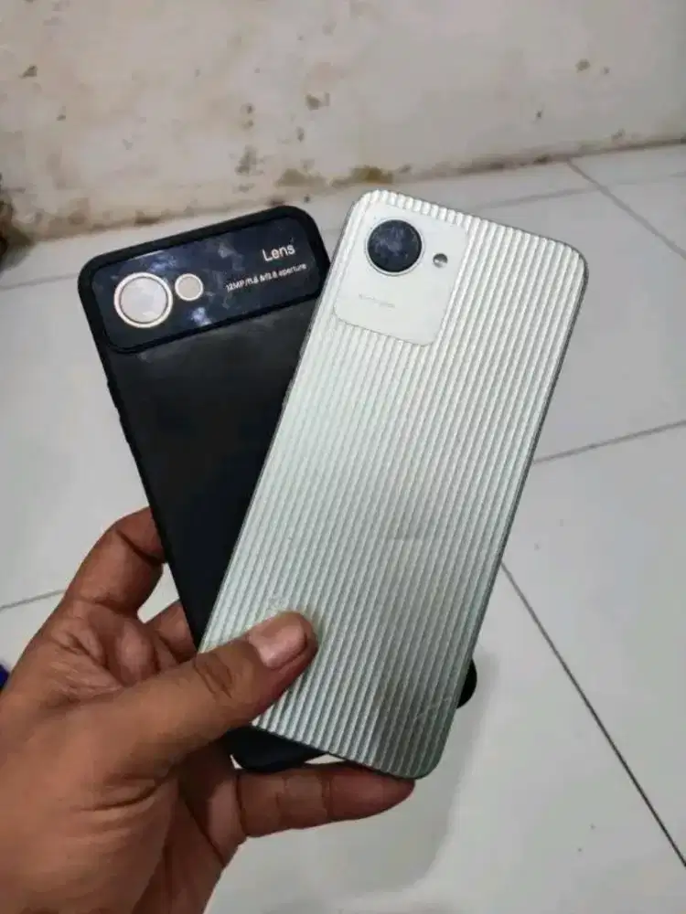 Realme c30 retak dikit