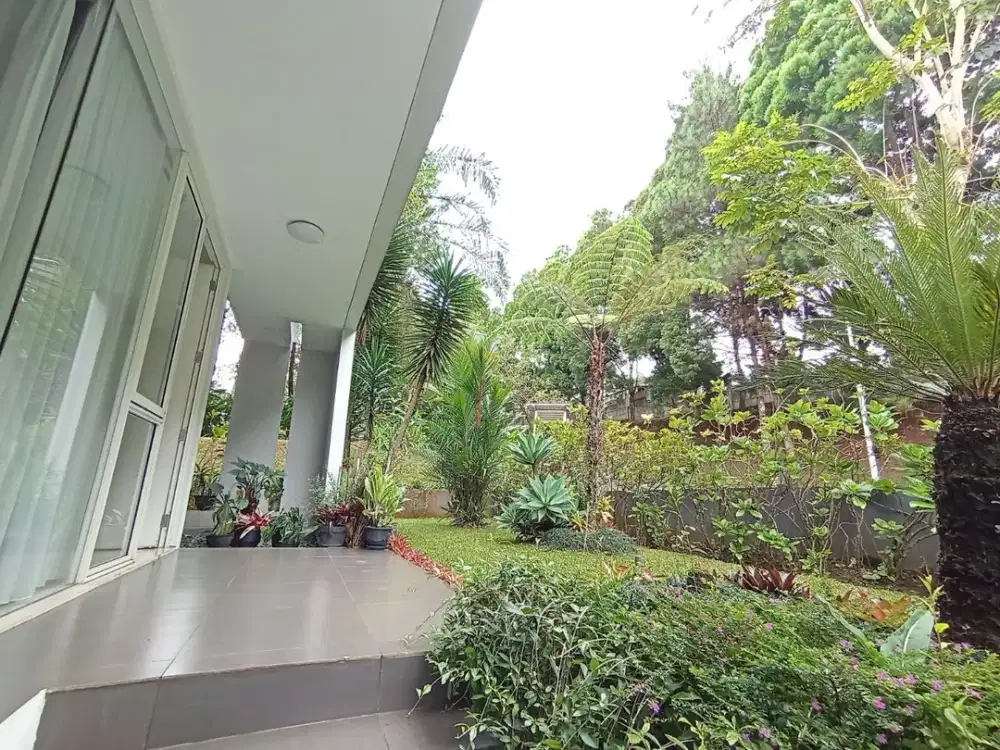 RUMAH MEWAH SAYAP DAGO BANDUNG Dengan Fasilitas Lengkap dan Pemandangan Kota