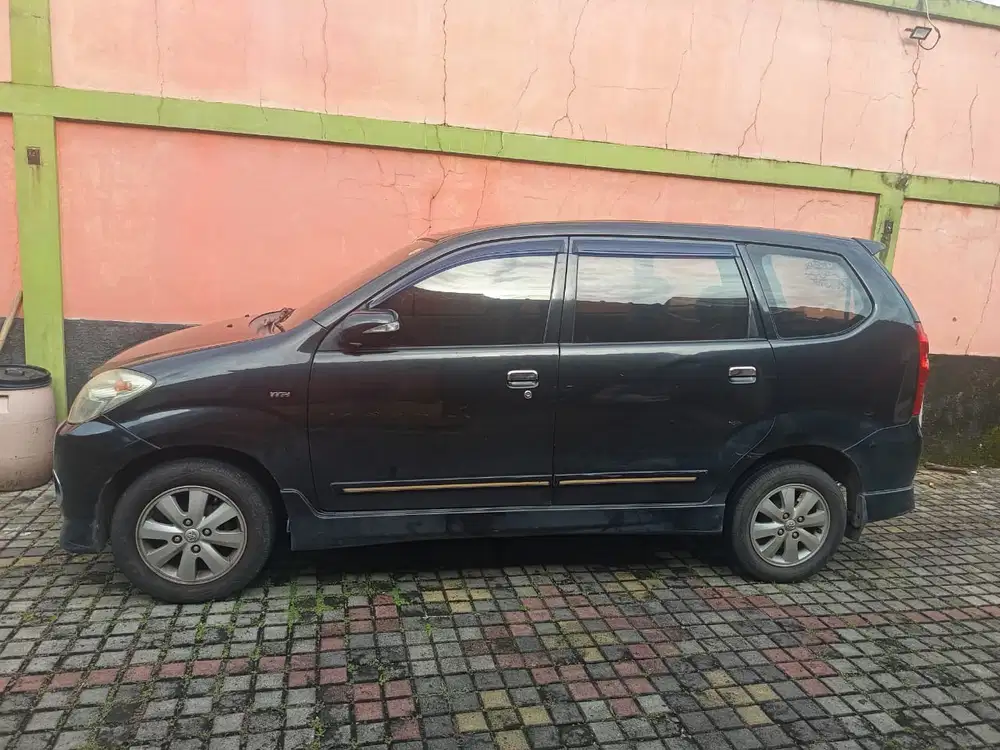 Toyota Avanza 2010 Bensin