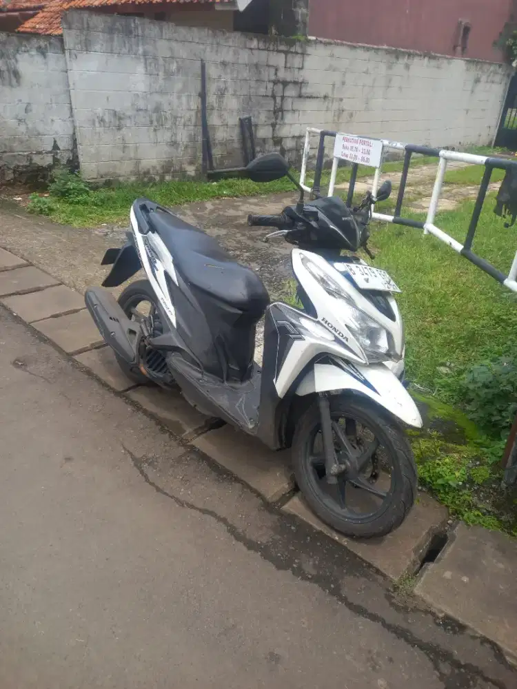 DIJUAL MOTOR HONDA Vario 2014 HITAM PUTIH