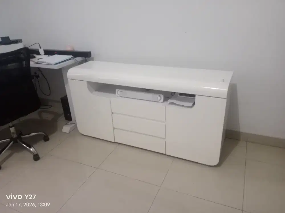 Meja tv elegan informa