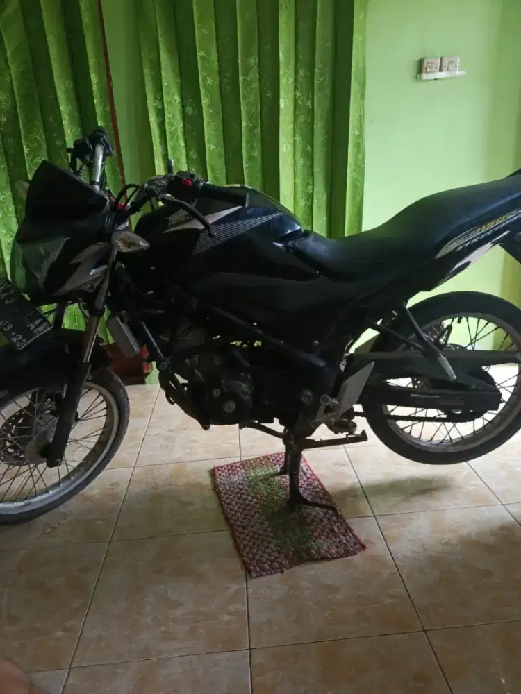Honda cb150R hitam
