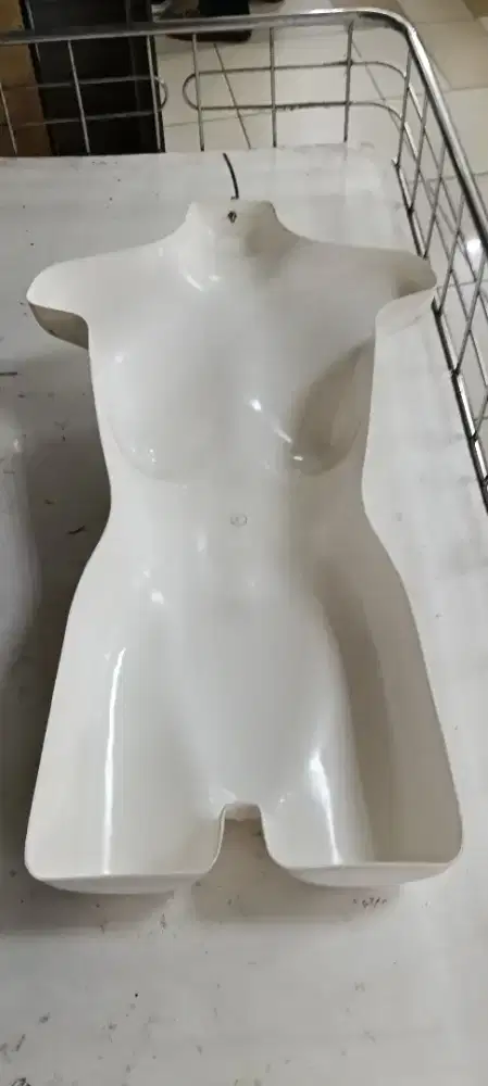 Patung untuk baju dan gamis setengah badan cwe